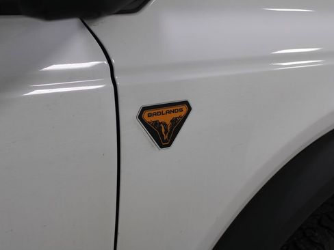 Used 2024 Ford Bronco Badlands image 12