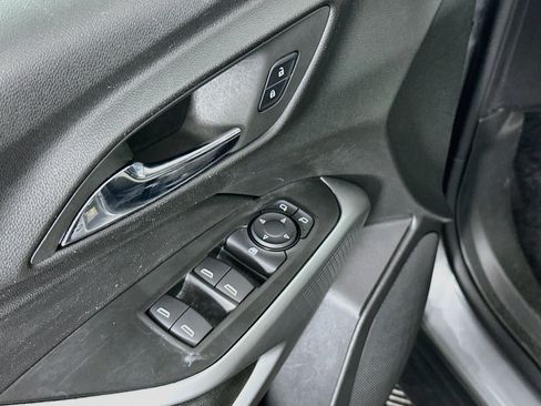 Used 2025 Chevrolet Trax LS FWD image 15
