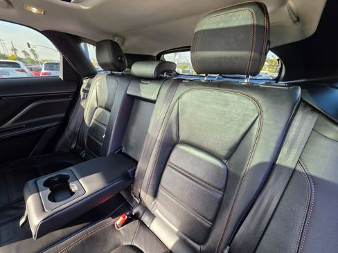Used 2017 Jaguar F-PACE Prestige image 19