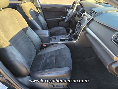 Used 2015 Toyota Camry XSE image 16