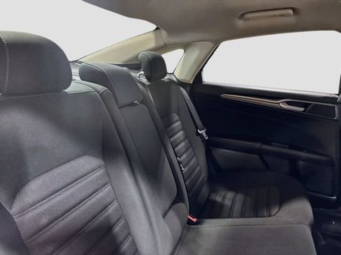 Used 2017 Ford Fusion SE w/ Fusion SE Technology Package FWD image 21