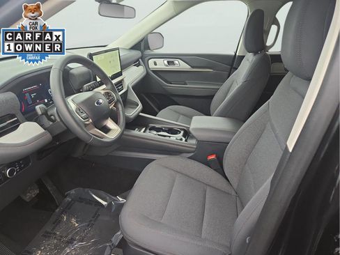 Used 2025 Ford Explorer Active AWD/4WD image 9