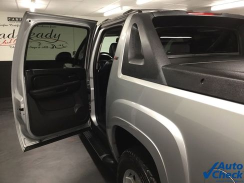 Used 2012 Chevrolet Avalanche LT w/ Suspension Package, Off-Road image 28