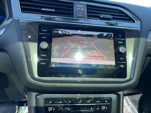 Used 2023 Volkswagen Tiguan SE image 25