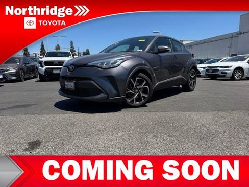 Used 2021 Toyota C-HR XLE FWD image 2