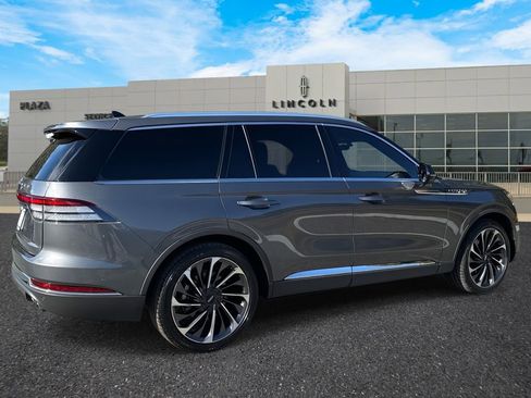 Certified 2023 Lincoln Aviator Reserve w/ Equipment Group 201A image 3