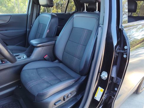 Used 2022 Chevrolet Equinox RS w/ Infotainment Package image 18