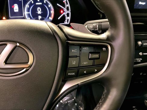 Certified 2022 Lexus ES 350 w/ Premium Package image 24