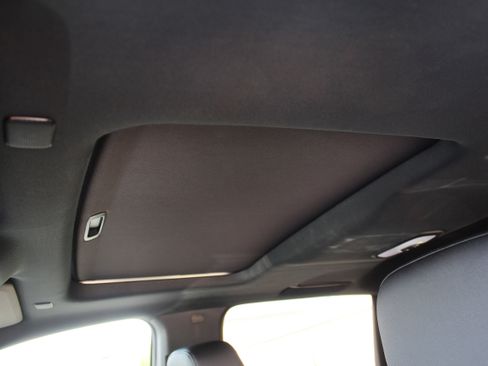 New 2025 GMC Canyon Elevation w/ Convenience Package image 4