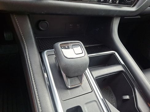 Used 2022 Nissan Pathfinder SL AWD/4WD image 14