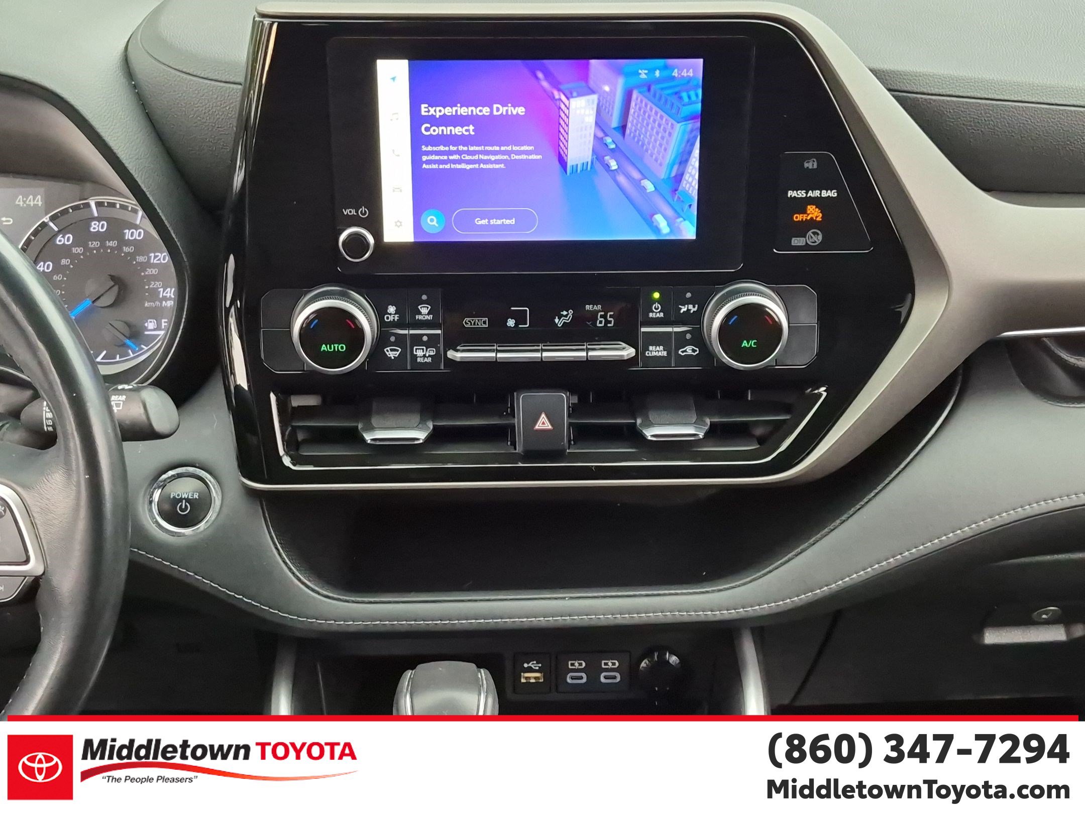 Used 2023 Toyota Highlander LE AWD/4WD image 30
