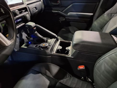 Used 2025 Toyota 4Runner TRD Off-Road Premium AWD/4WD image 16