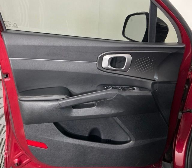 Used 2021 Kia Sorento S w/ Panoramic Sunroof Package AWD/4WD image 12