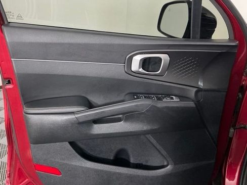 Used 2021 Kia Sorento S w/ Panoramic Sunroof Package AWD/4WD image 12