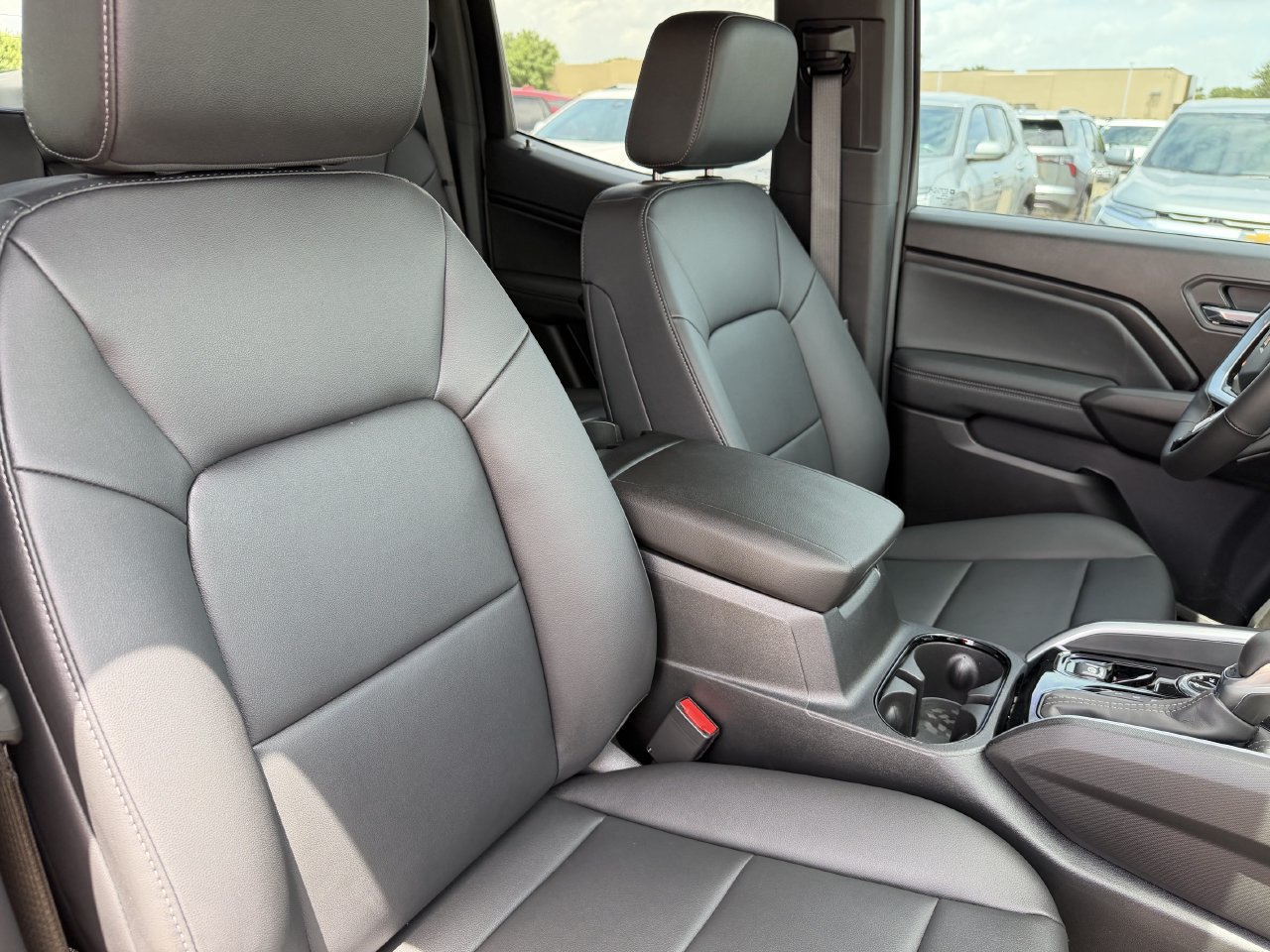 New 2026 Chevrolet Colorado LT w/ LT Convenience Package AWD/4WD image 23