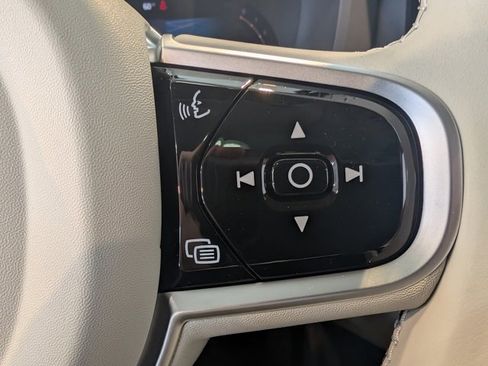 New 2026 Volvo XC60 B5 Ultra w/ Protection Package Premier image 18