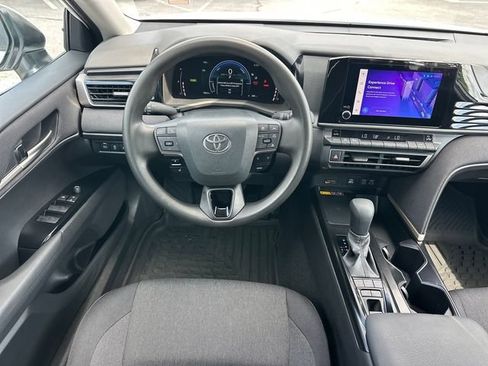 Used 2025 Toyota Camry LE w/ Convenience Package FWD image 10
