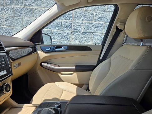 Used 2018 Mercedes-Benz GLE 350 4MATIC image 33