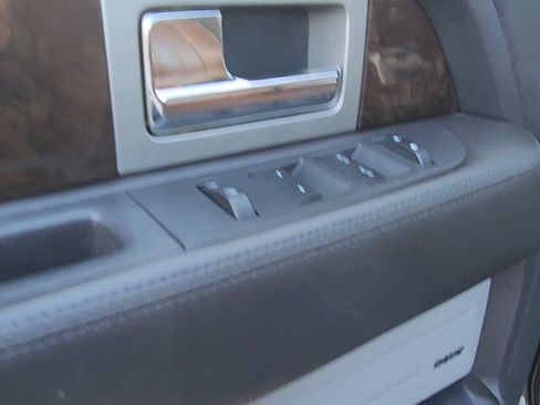 Used 2013 Ford F150 Platinum image 19