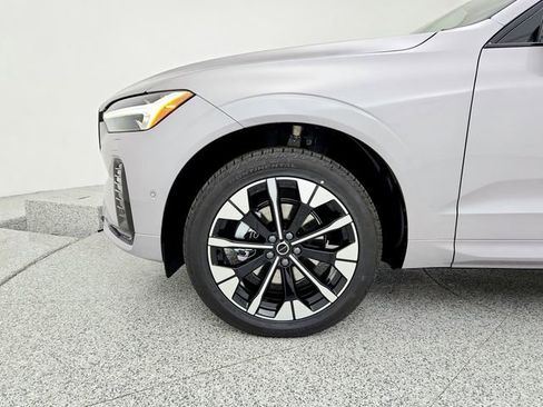 New 2026 Volvo XC60 B5 Plus w/ Climate Package image 29