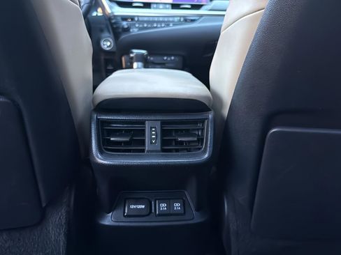 Used 2019 Lexus ES 350 image 30