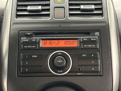 Used 2012 Nissan Versa SV image 9