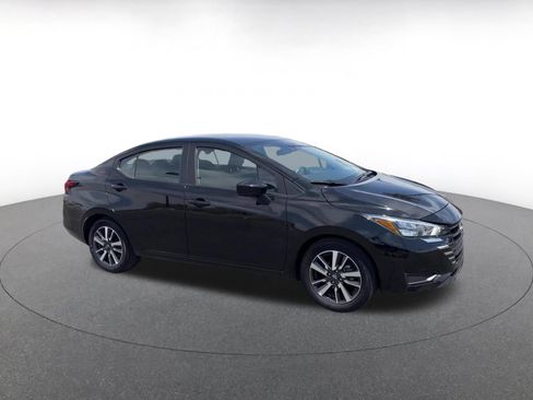 Used 2025 Nissan Versa SV FWD image 2