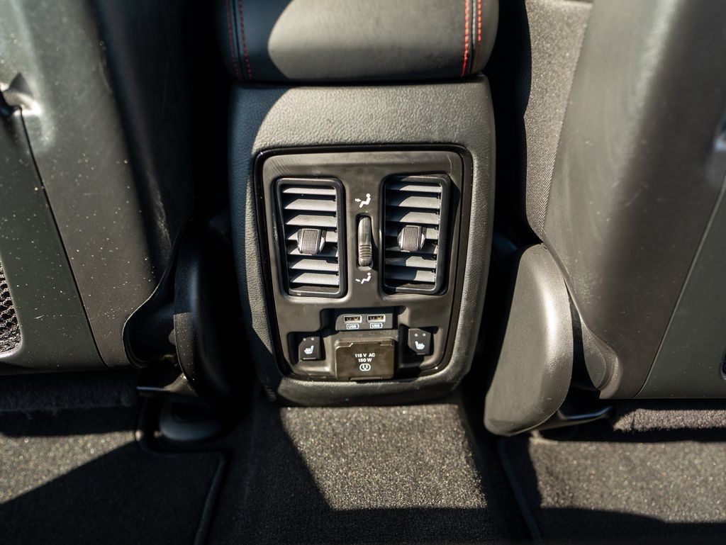 Used 2025 Dodge Durango R/T AWD/4WD image 18