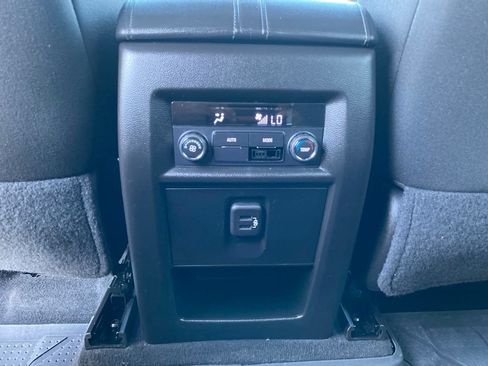 Used 2023 Chevrolet Traverse LT FWD image 31
