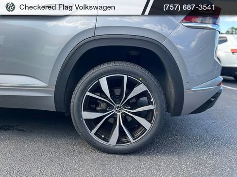 Used 2024 Volkswagen Atlas Cross Sport SEL Premium R-Line AWD/4WD image 7
