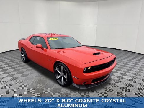 Used 2019 Dodge Challenger R/T RWD image 3