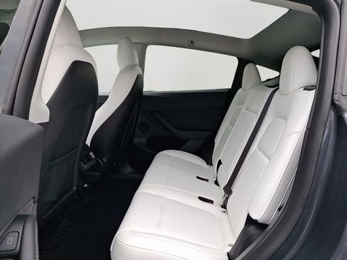 Used 2022 Tesla Model Y Performance image 8