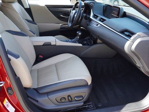 Used 2019 Lexus ES 350 Ultra Luxury image 13