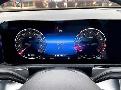 Used 2025 Mercedes-Benz GLB 250 4MATIC image 26