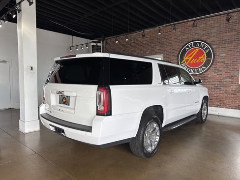 Used 2020 GMC Yukon XL SLE w/ SLE Value Package image 15