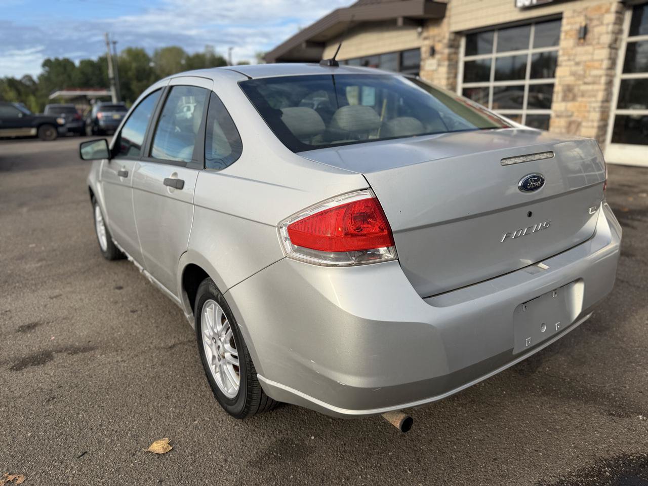 Used 2009 Ford Focus SE FWD image 8