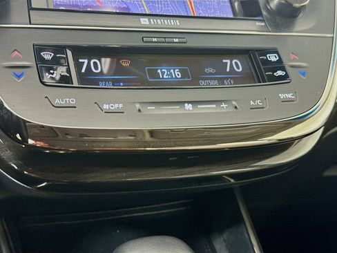 Used 2013 Toyota Avalon Limited image 18