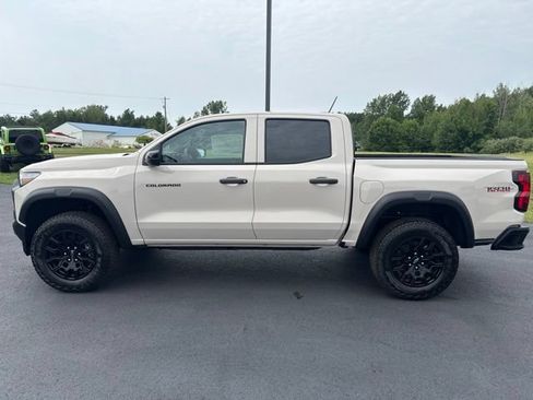 New 2026 Chevrolet Colorado Trail Boss AWD/4WD image 2
