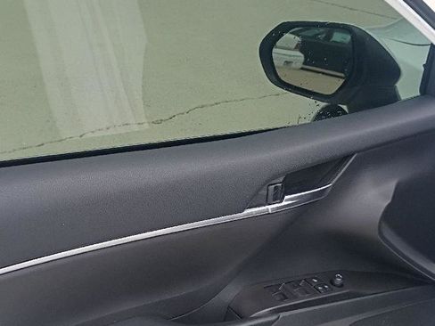 Used 2023 Toyota Camry SE FWD image 9