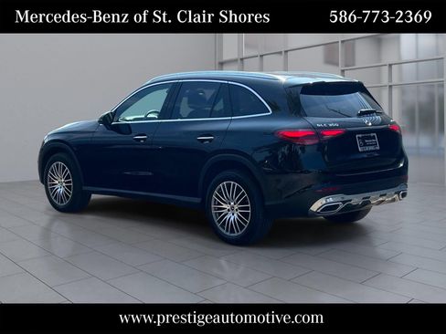Used 2024 Mercedes-Benz GLC 300 4MATIC image 3
