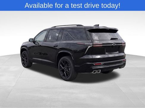 Used 2026 Chevrolet Traverse RS w/ LPO, Floor Liner Package FWD image 3