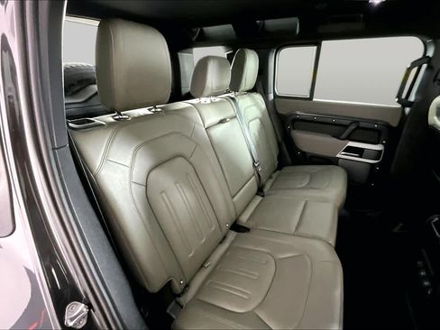 Used 2022 Land Rover Defender 110 S AWD/4WD image 19