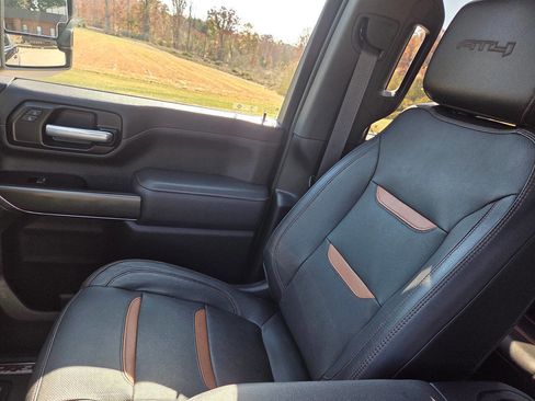 Used 2021 GMC Sierra 2500 AT4 image 12