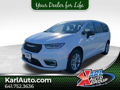 New 2026 Chrysler Pacifica Select