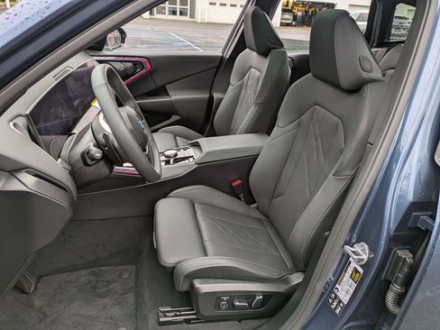 Used 2025 BMW X3 xDrive30i w/ Premium Package image 8