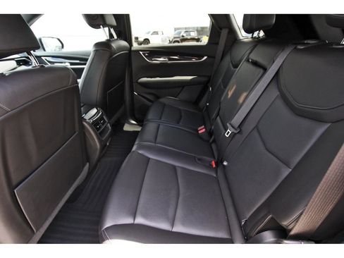 Used 2022 Cadillac XT5 Premium Luxury FWD image 7
