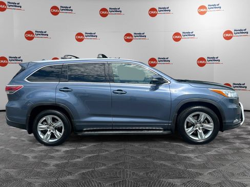 Used 2015 Toyota Highlander Limited w/ Driver Technology Package AWD/4WD image 6
