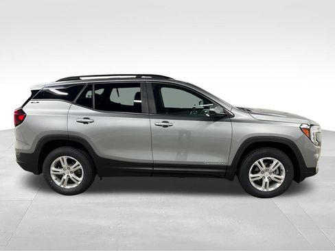 Certified 2023 GMC Terrain SLE w/ Driver Convenience Package AWD/4WD image 2