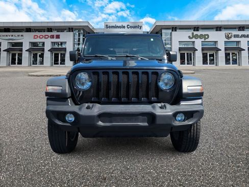 Used 2022 Jeep Wrangler Sport AWD/4WD image 3