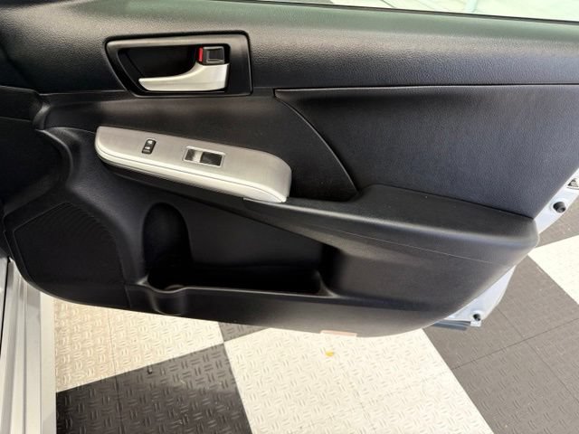Used 2013 Toyota Camry SE FWD image 21